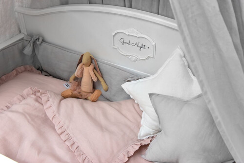 Linen_bedding_powder_pink_lifestyle_03.jpg